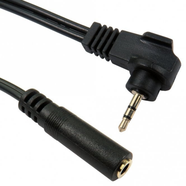 2.5mm Male Jack to 3.5mm Female Socket Audio Adapter - 13.5cm